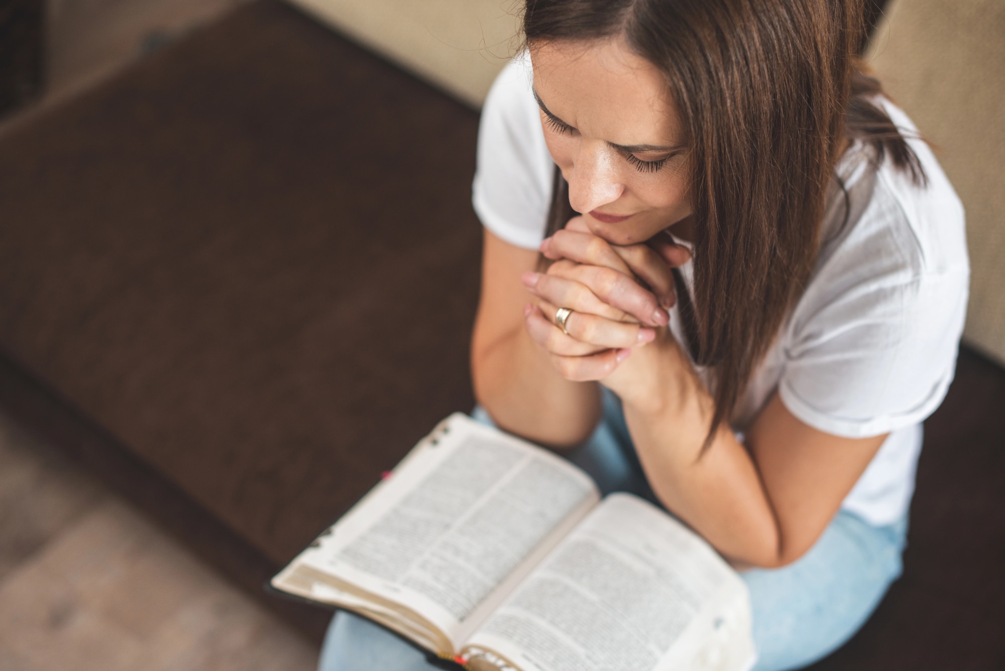 a mother reading her Bible - how to destress