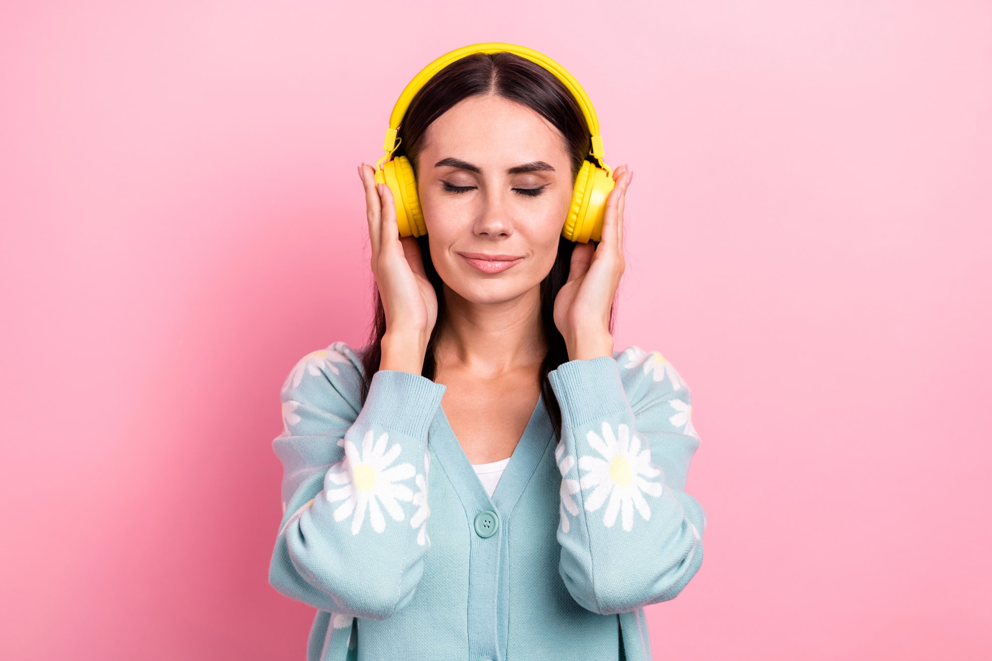 mother listening to music to decrease stress
